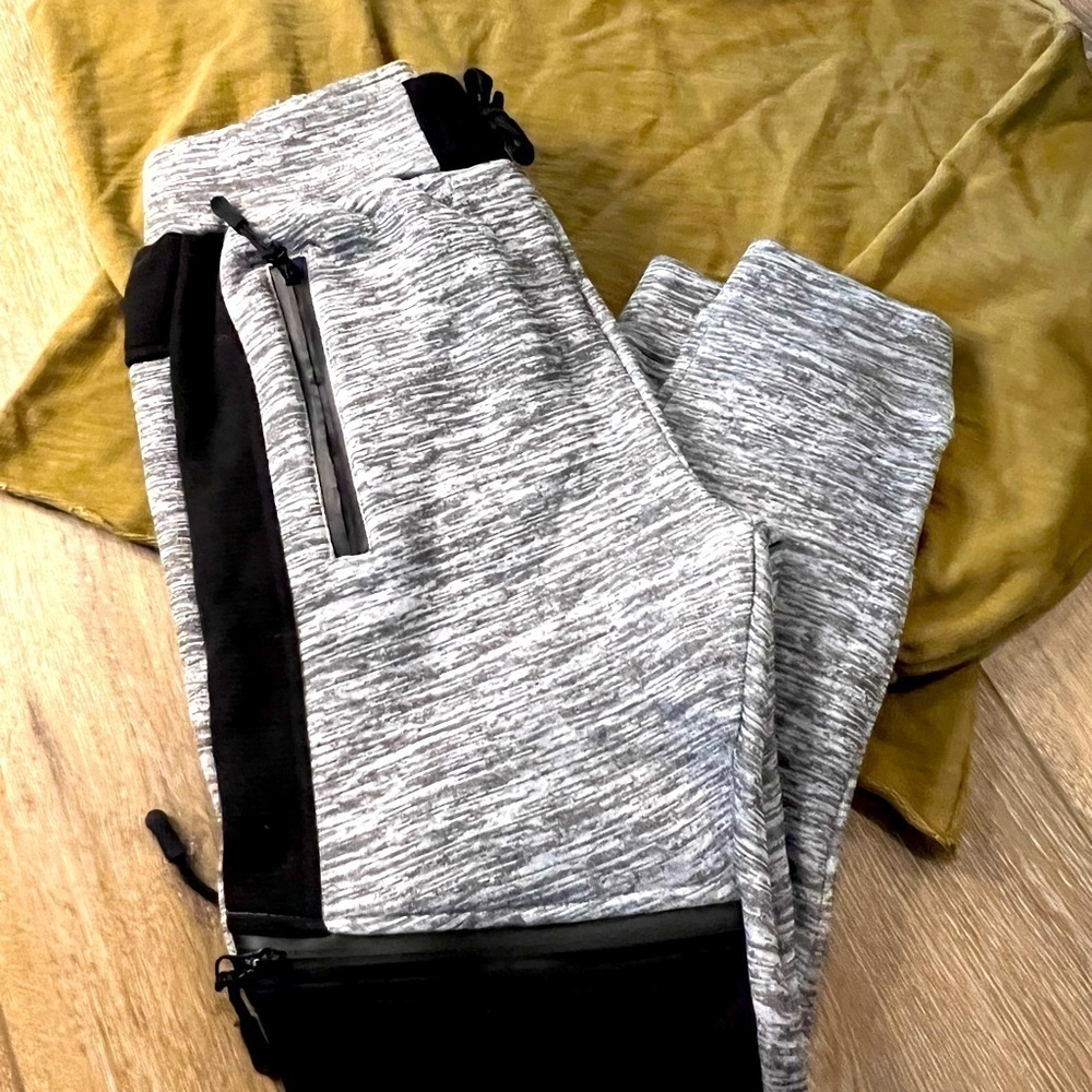 Kids joggers 10/12